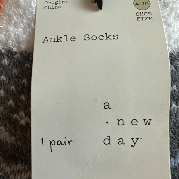 NWT a new day Women's Shoe Sz. 4-10 Gray/White/Blue Christmas Soft Cozy Socks - Picture 7 of 8